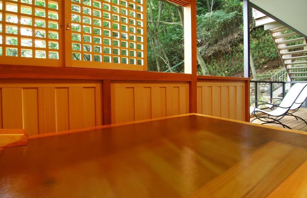 فندق هاكوني توكينوشيزوكو الغرفة الصورة A traditional Japanese onsen